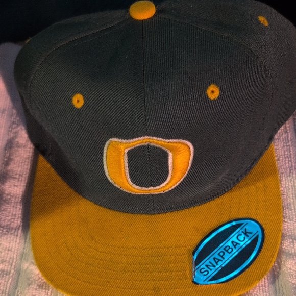Green and Yellow Snapback Hat - Picture 1 of 1